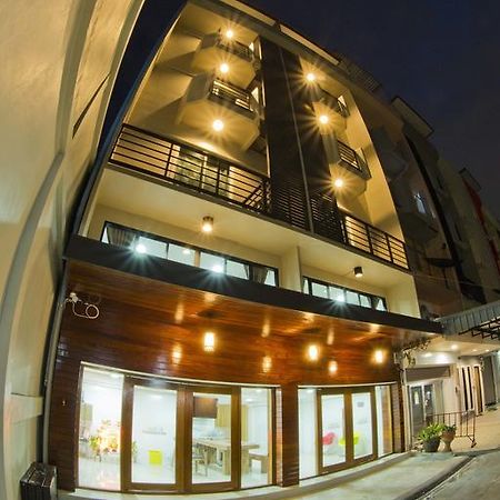 Thanabhumi Bangkok Exteriör bild