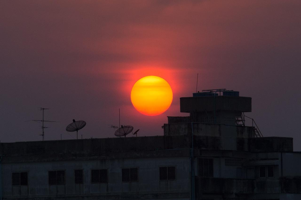 Thanabhumi Bangkok Exteriör bild